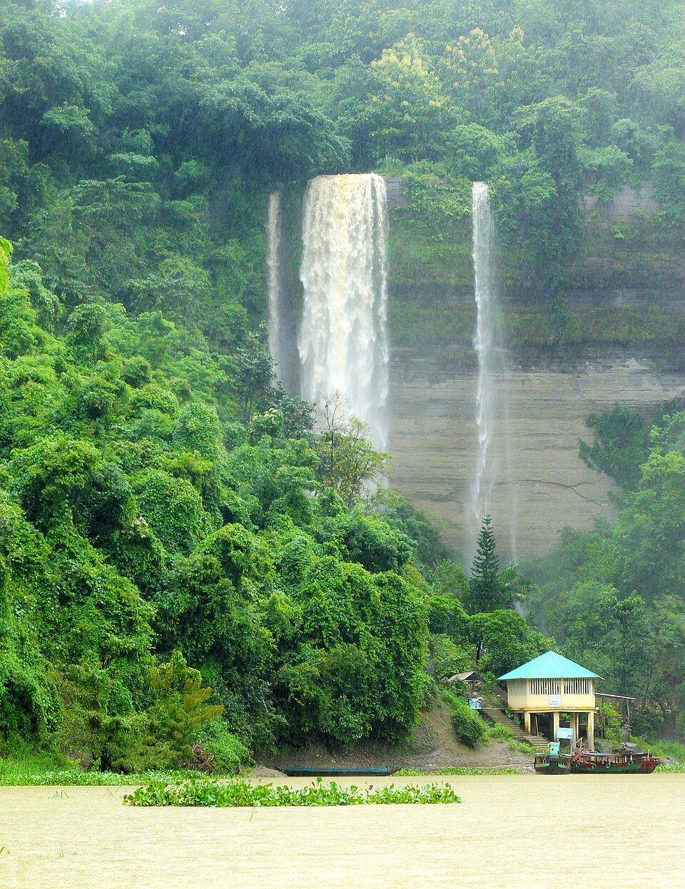 Shuvolong Waterfall